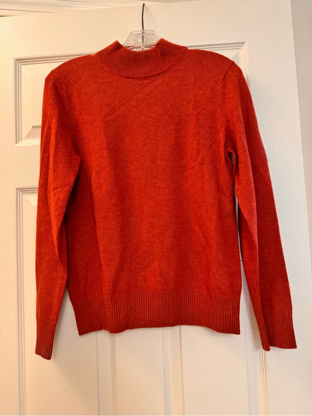 BRICK RED 100% CASHMERE SWEATER. Mick neck. Size Large.